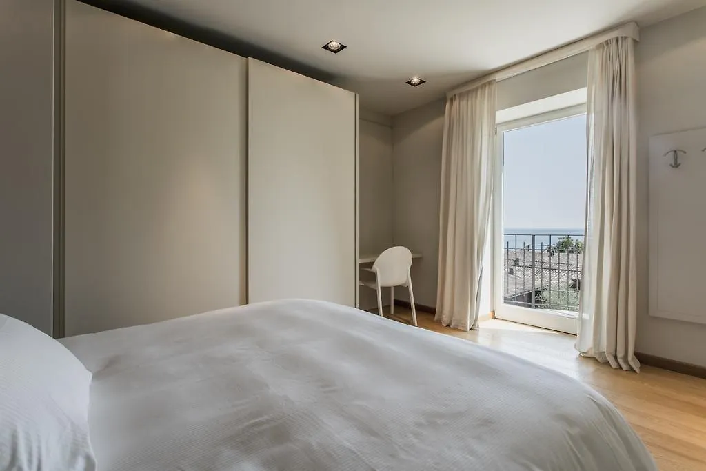 Villa Mughetto Gardone Riviera Olaszország